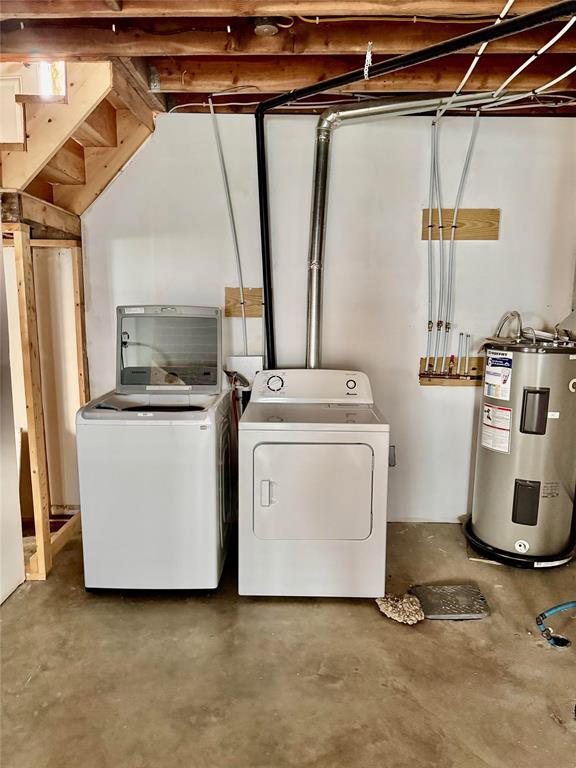 819 5Th Avenue, Reston, MB - Indoor Photo Showing Laundry Room