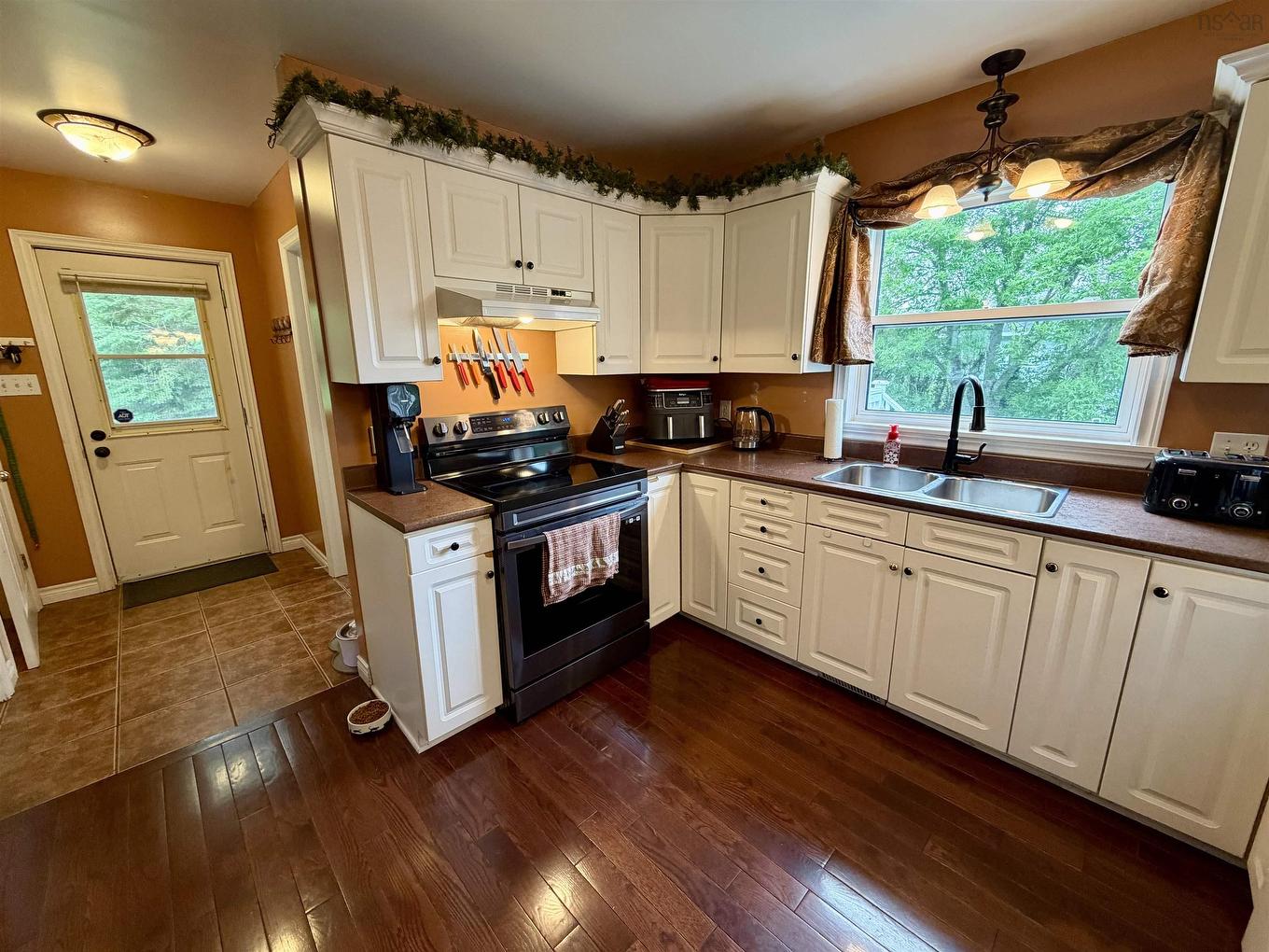 33 Crockett Court, Antigonish, NS - Indoor Photo Showing Kitchen With Double Sink