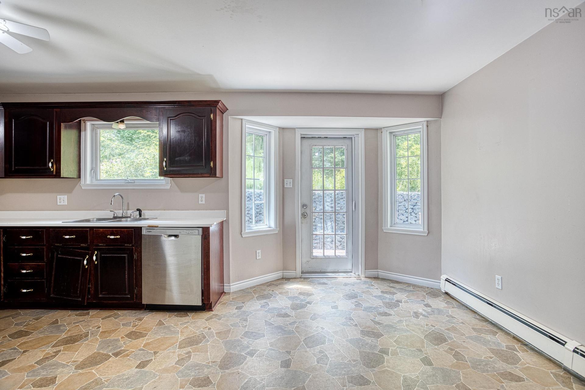 4 Ocono Court, Dartmouth, NS - Indoor Photo Showing Kitchen