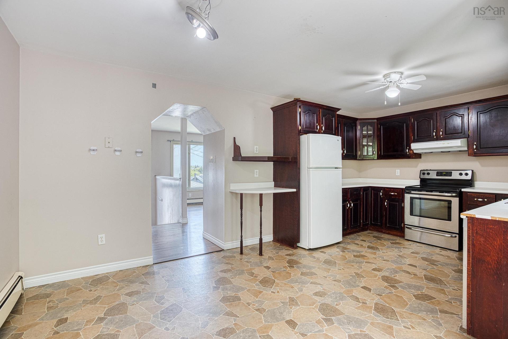 4 Ocono Court, Dartmouth, NS - Indoor Photo Showing Kitchen