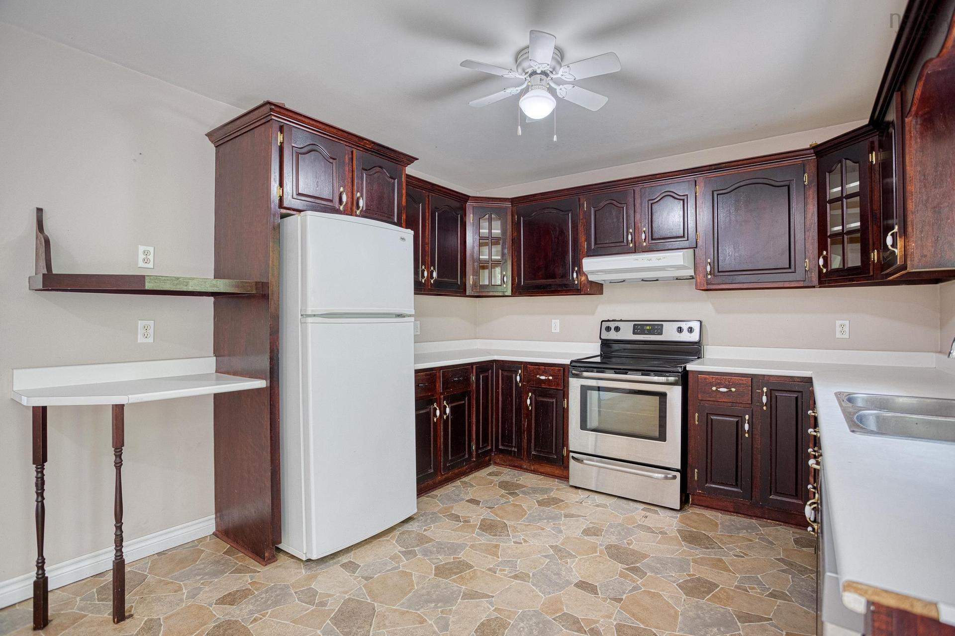 4 Ocono Court, Dartmouth, NS - Indoor Photo Showing Kitchen With Double Sink