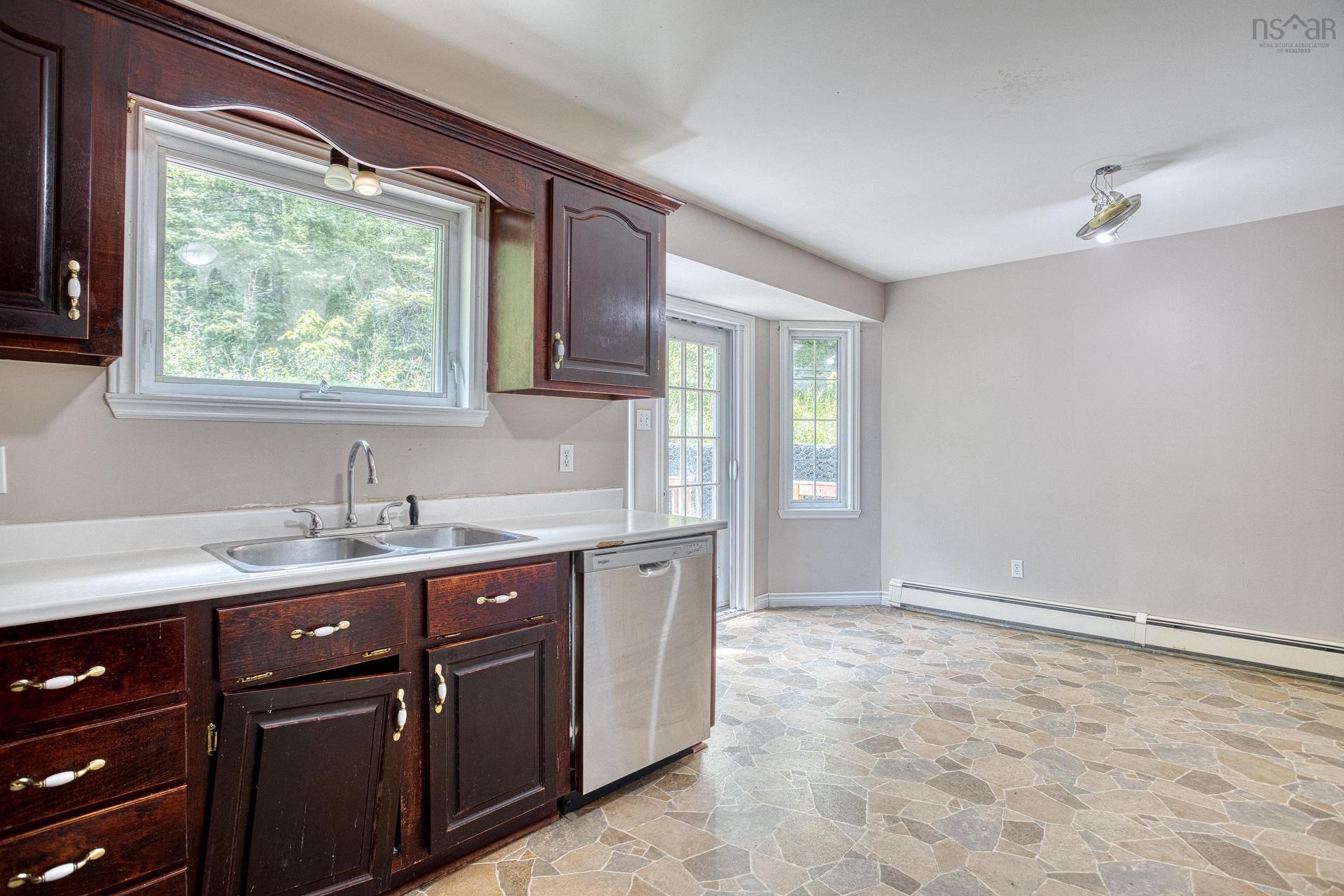 4 Ocono Court, Dartmouth, NS - Indoor Photo Showing Kitchen With Double Sink