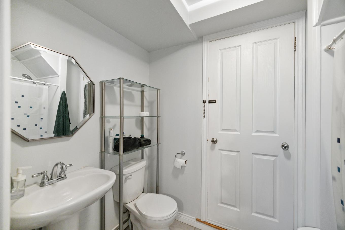 58 Brackley Point Road Road, Charlottetown, PE - Indoor Photo Showing Bathroom