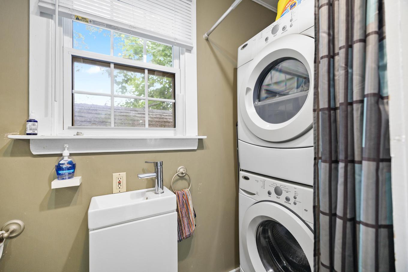 58 Brackley Point Road Road, Charlottetown, PE - Indoor Photo Showing Laundry Room