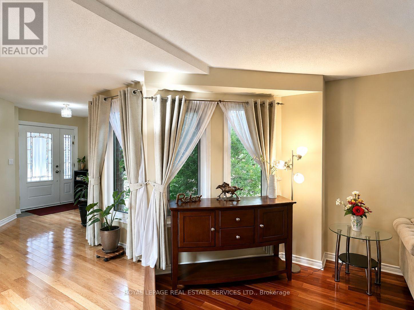 Living Room Overlooks the Side Garden - 3364 Ingram Road, Mississauga, ON - Indoor Photo Showing Other Room