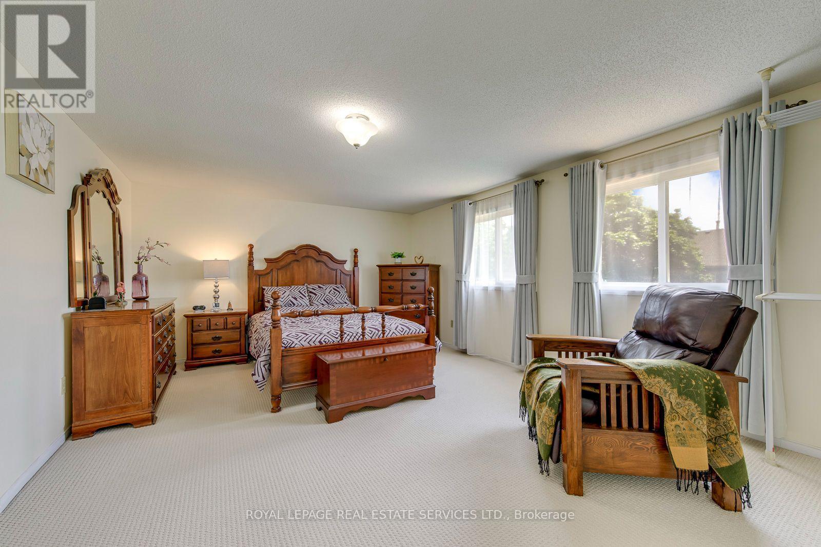 Large Primary Bedroom with a Closet & a4pc Ensuite - 3364 Ingram Road, Mississauga, ON - Indoor Photo Showing Bedroom
