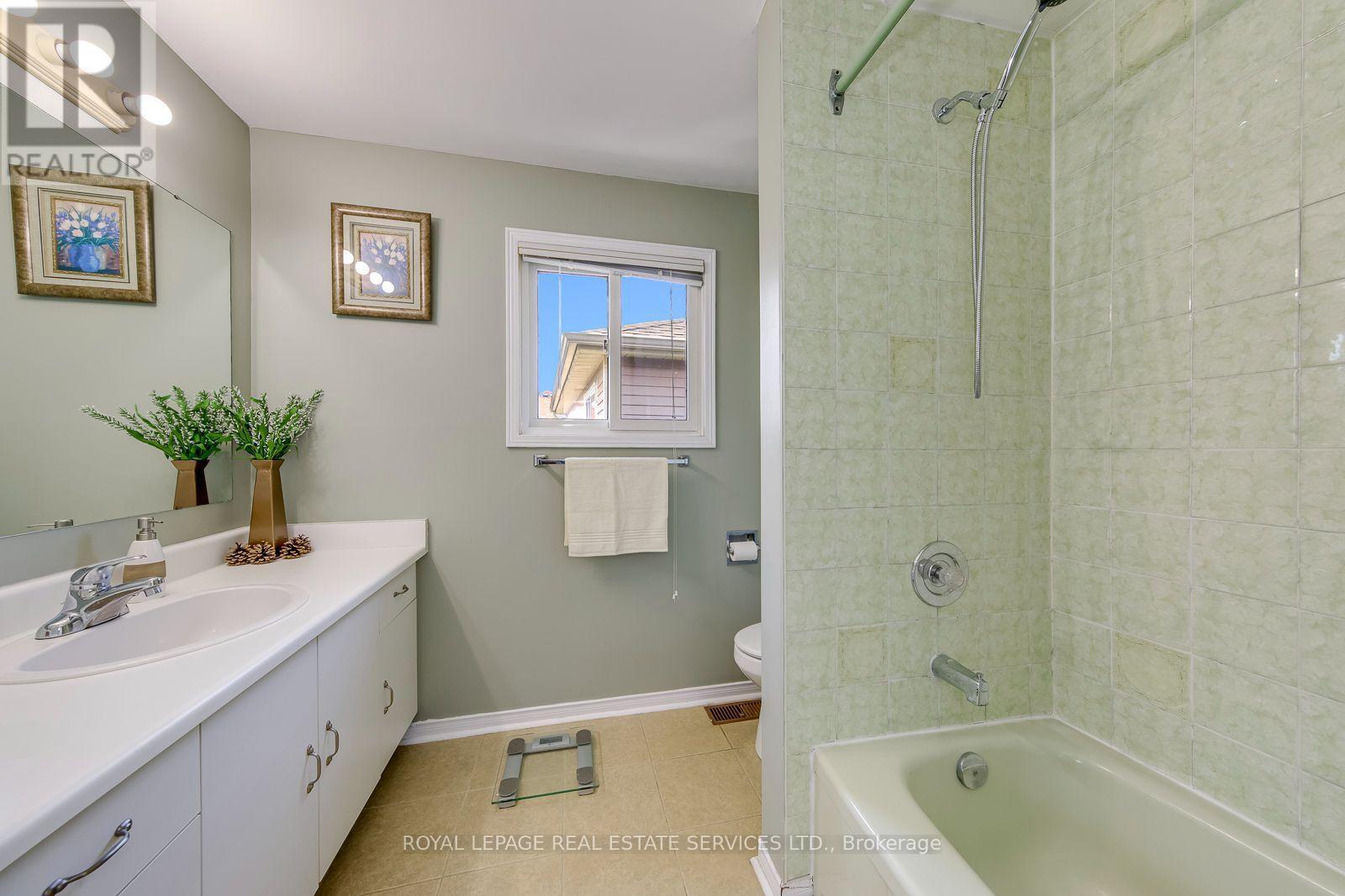 3364 Ingram Road, Mississauga, ON - Indoor Photo Showing Bathroom