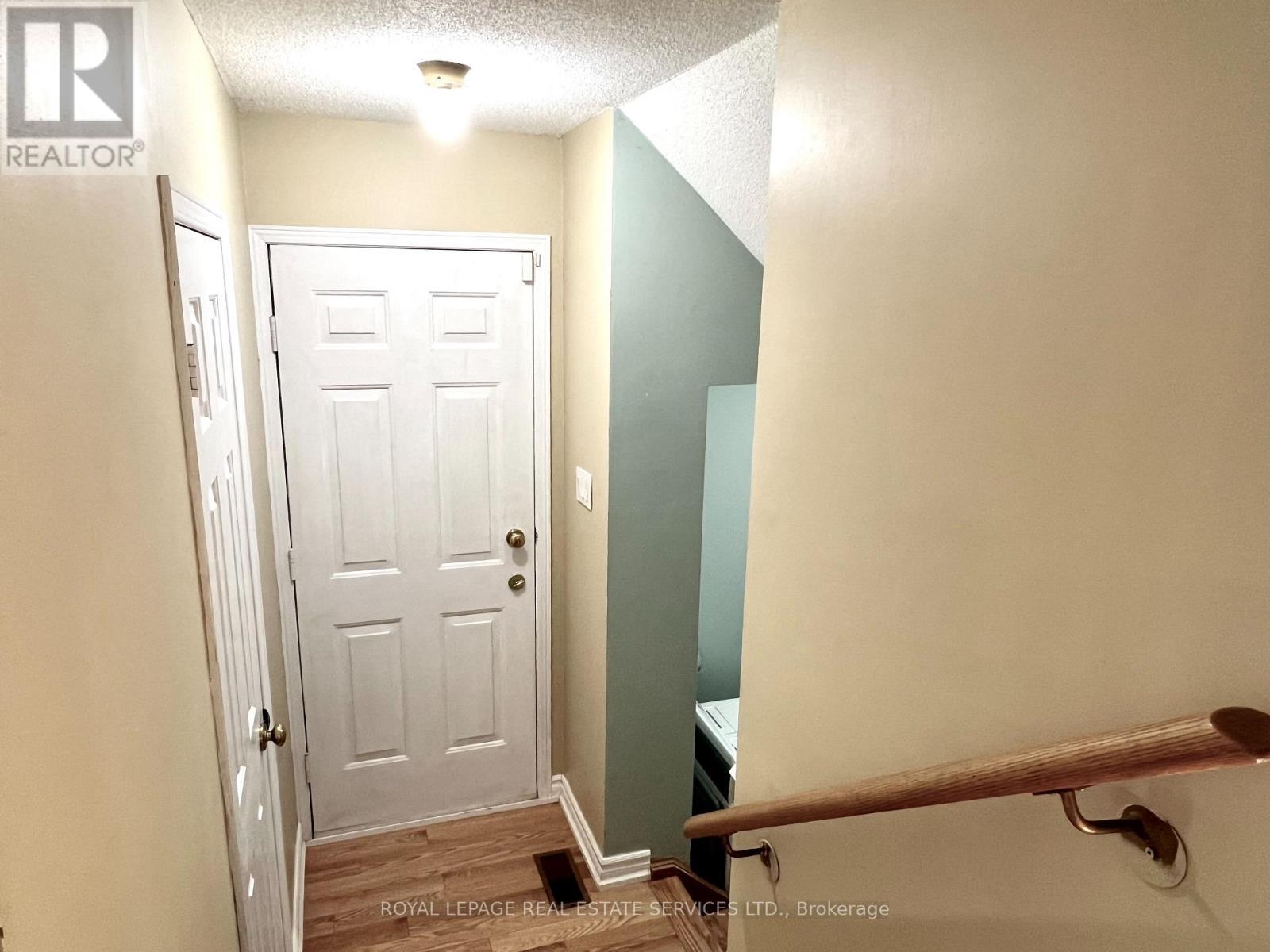 Side Door Separated Entrance to Basement - 3364 Ingram Road, Mississauga, ON - Indoor Photo Showing Other Room