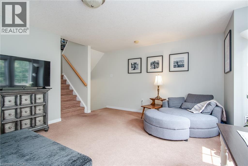 38 David Bergey Drive, Kitchener, ON - Indoor Photo Showing Living Room
