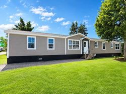 15 Wolfe Avenue Cornwall, PE C0A 1H5