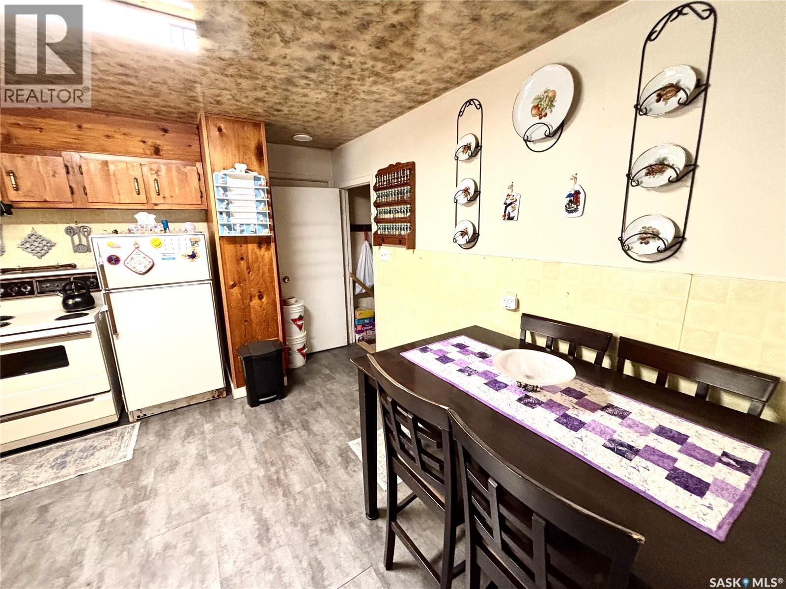 465 1St Avenue S, Duck Lake, SK - Indoor Photo Showing Kitchen