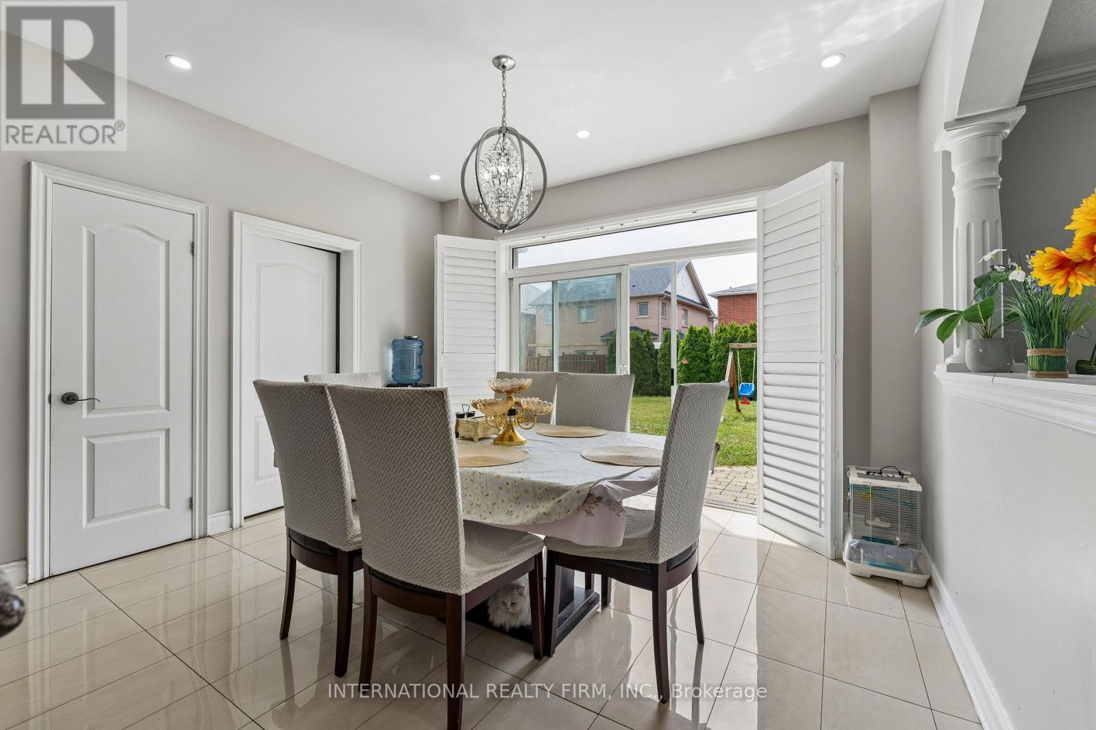 8 Redwillow Road, Brampton, ON - Indoor Photo Showing Dining Room