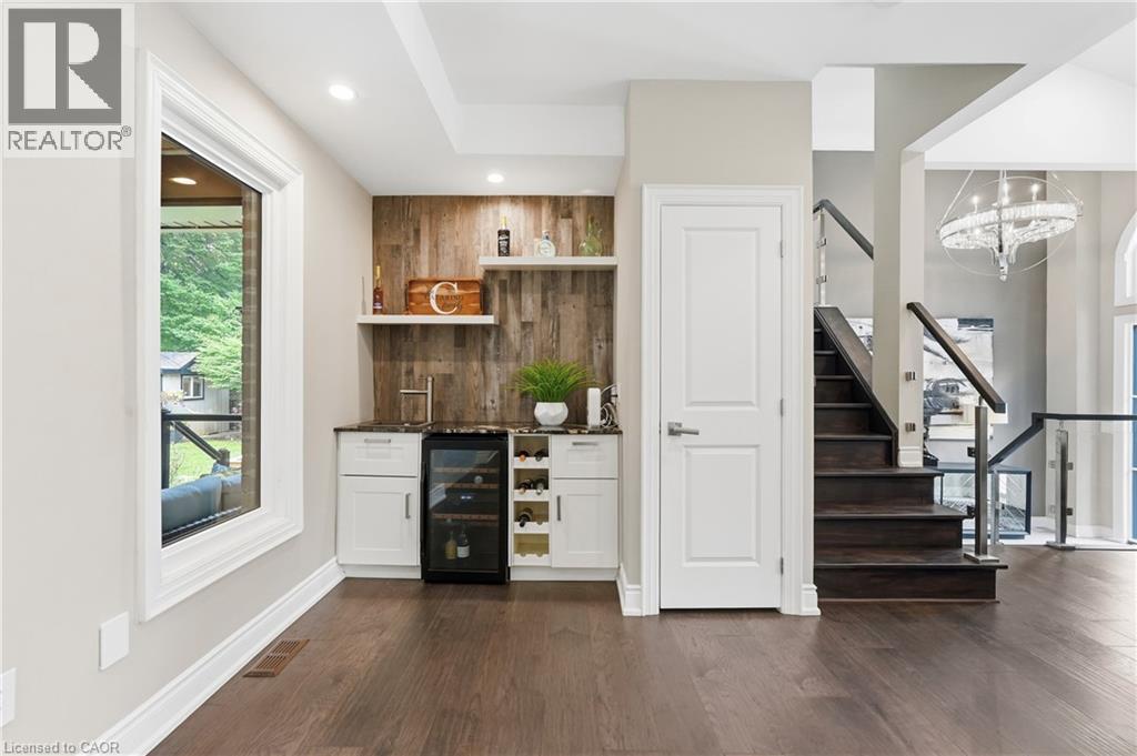 332 Woodworth Drive W, Ancaster, ON - Indoor Photo Showing Other Room