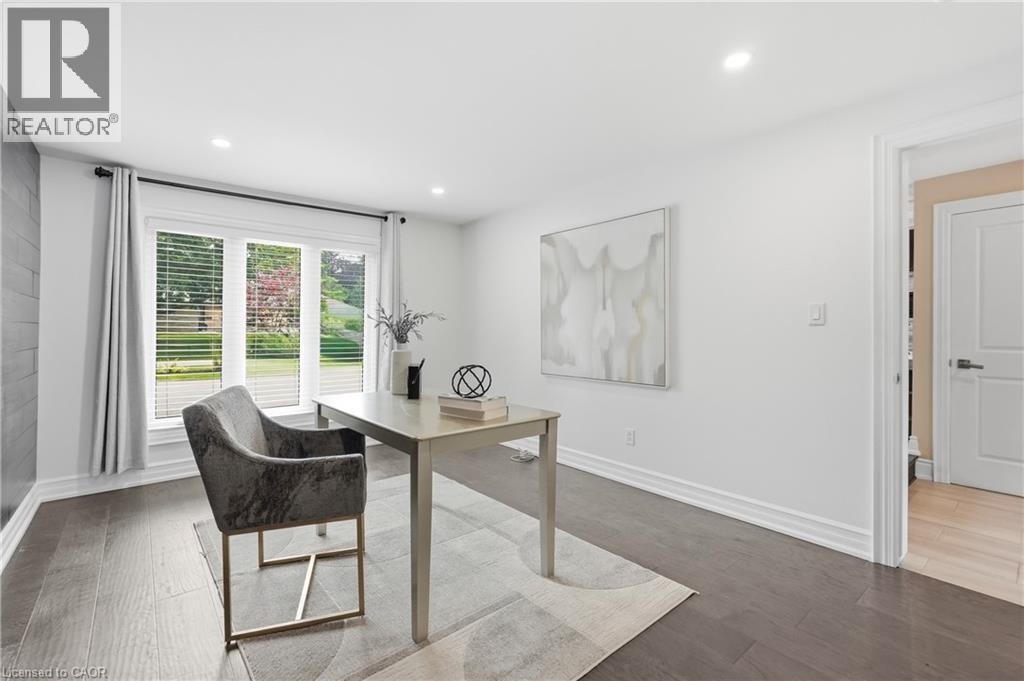 332 Woodworth Drive W, Ancaster, ON - Indoor
