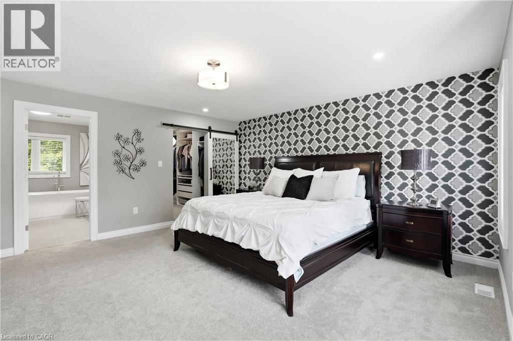 332 Woodworth Drive W, Ancaster, ON - Indoor Photo Showing Bedroom
