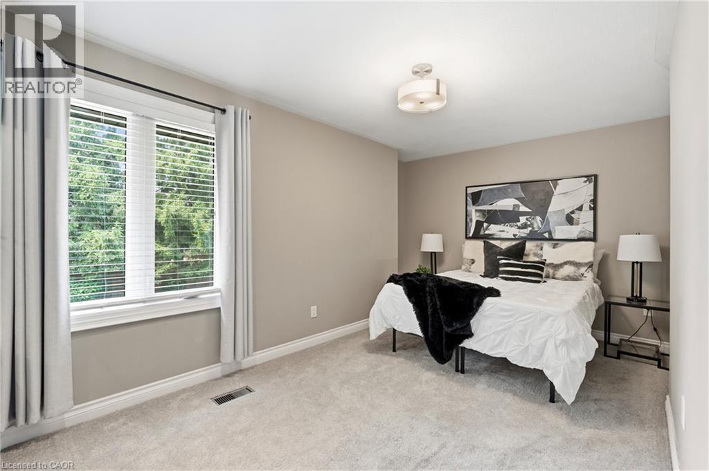 332 Woodworth Drive W, Ancaster, ON - Indoor Photo Showing Bedroom
