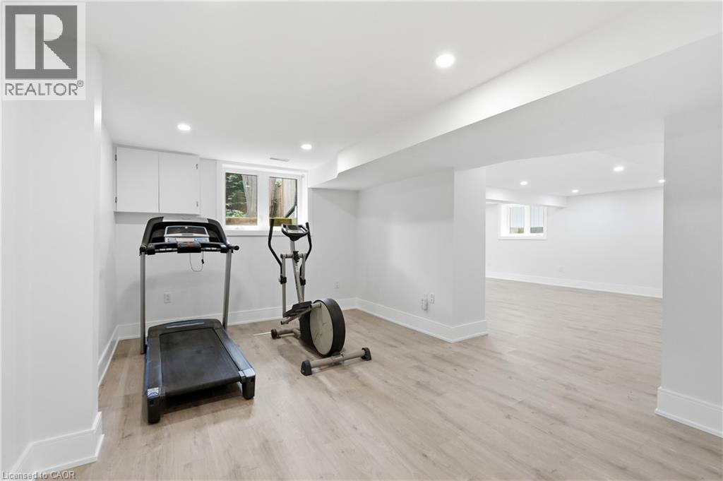 332 Woodworth Drive W, Ancaster, ON - Indoor Photo Showing Gym Room