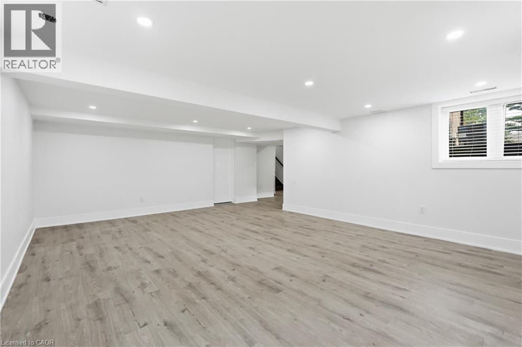 332 Woodworth Drive W, Ancaster, ON - Indoor