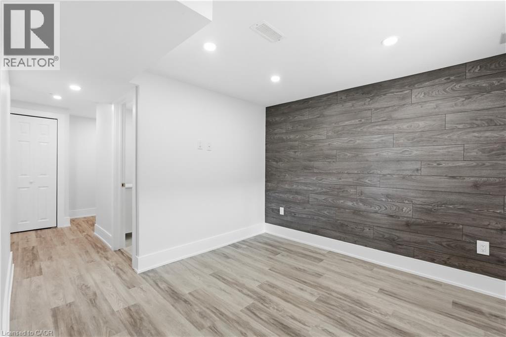 332 Woodworth Drive W, Ancaster, ON - Indoor Photo Showing Other Room