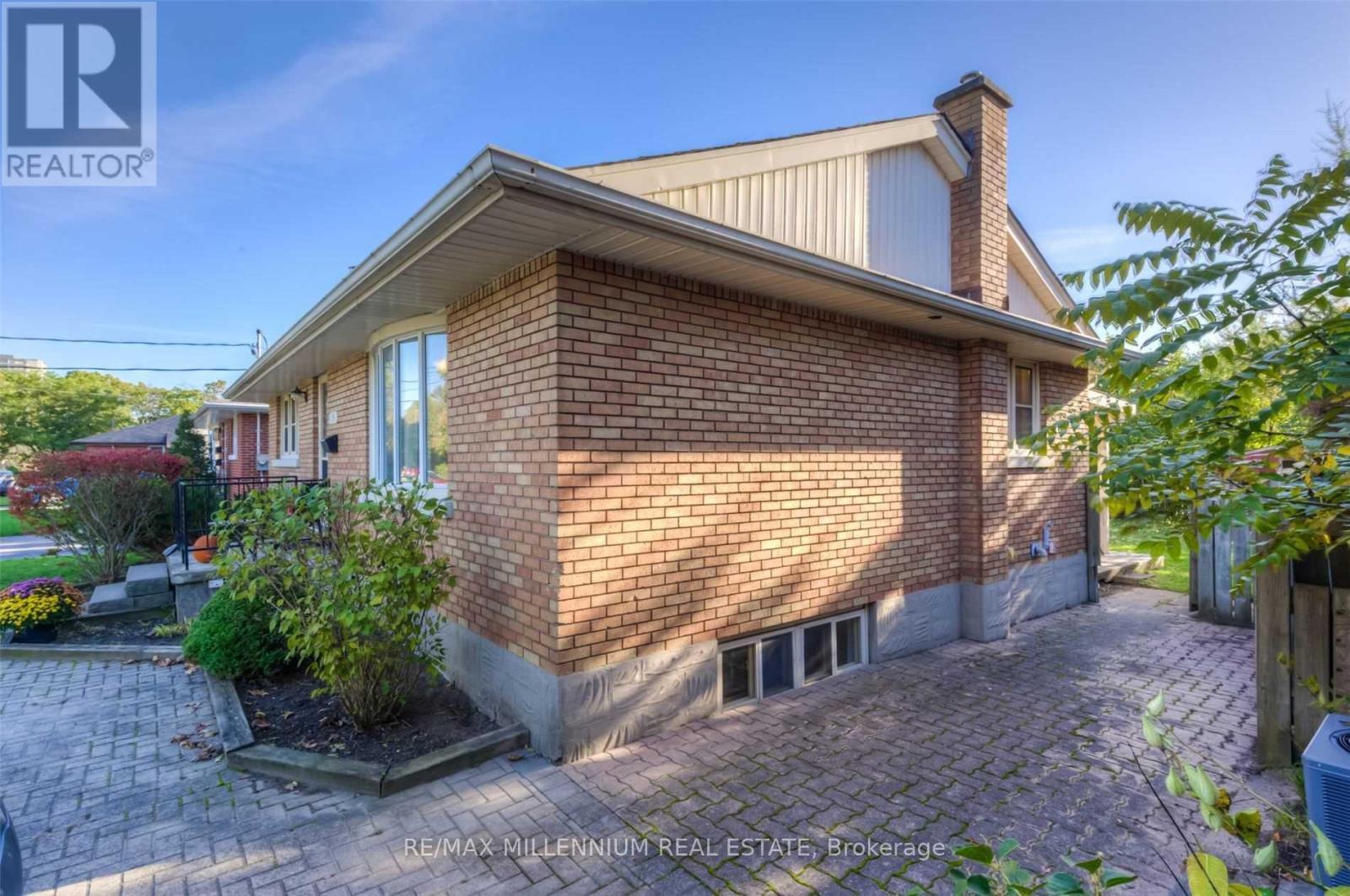 135 Byron Avenue, Kitchener, ON - Outdoor With Exterior