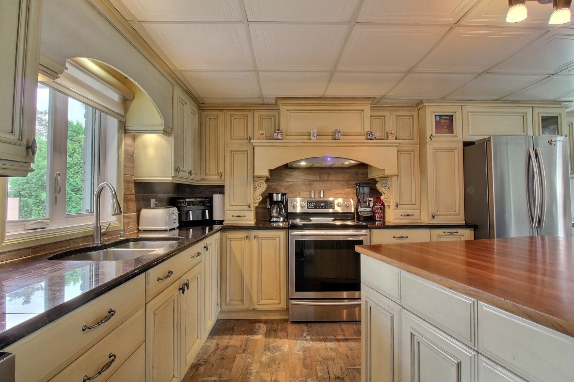 Kitchen - 89 Route 271 N., Saint-Éphrem-De-Beauce, QC - Indoor Photo Showing Kitchen With Double Sink