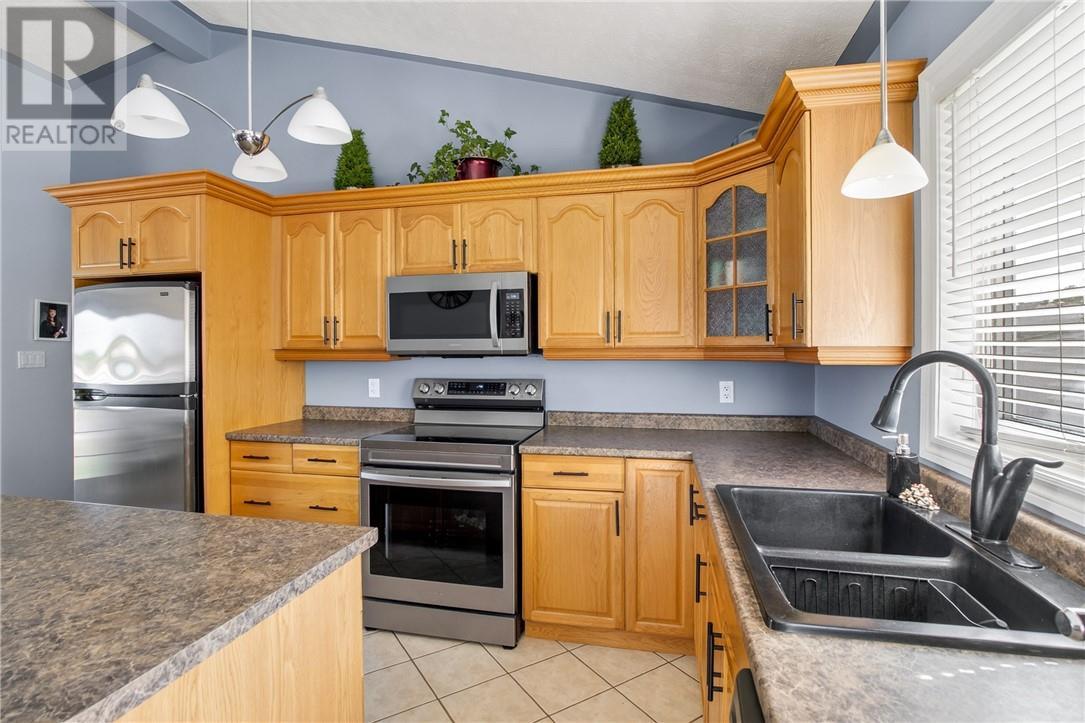 3101 River Road, Val Caron, ON - Indoor Photo Showing Kitchen With Double Sink