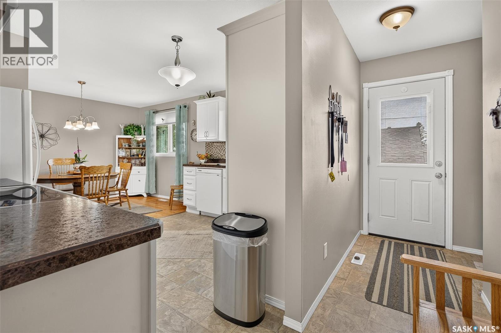 1331 Athabasca Street W, Moose Jaw, SK - Indoor