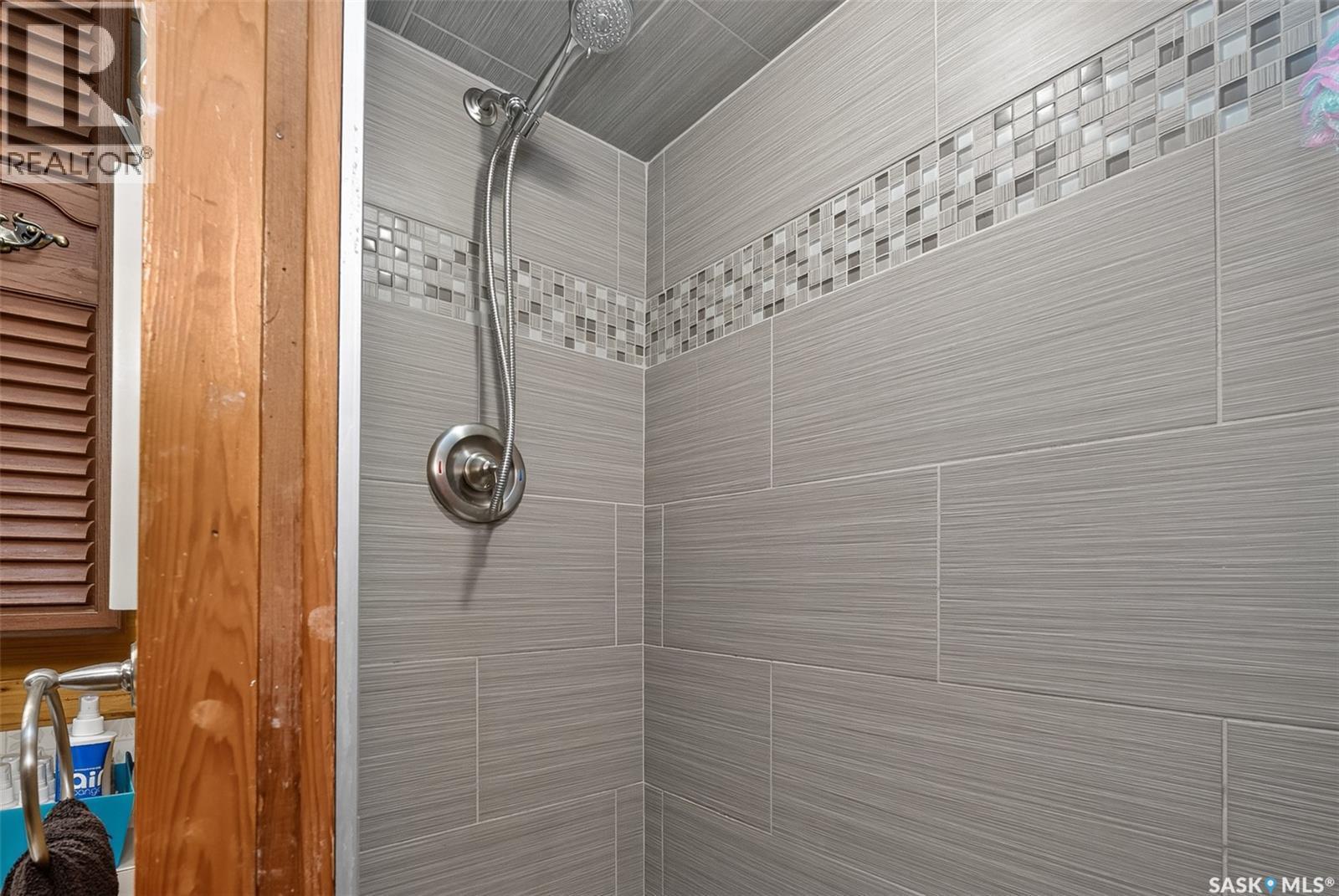 1331 Athabasca Street W, Moose Jaw, SK - Indoor Photo Showing Bathroom