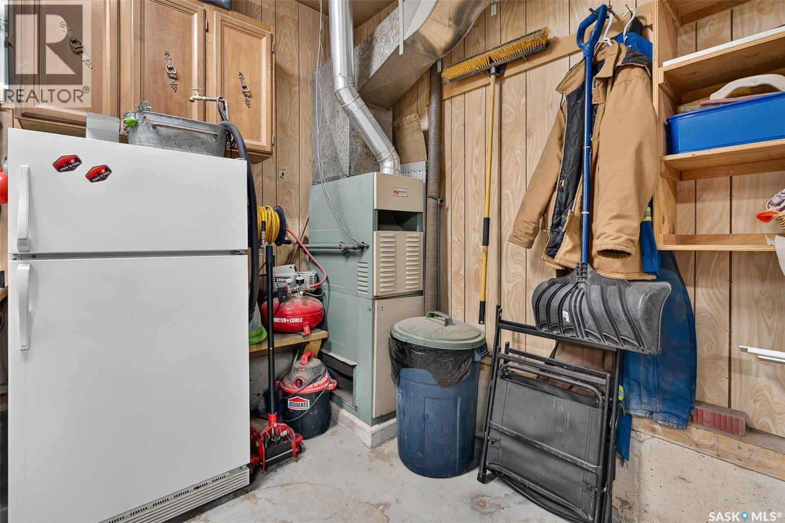 1331 Athabasca Street W, Moose Jaw, SK - Indoor Photo Showing Basement