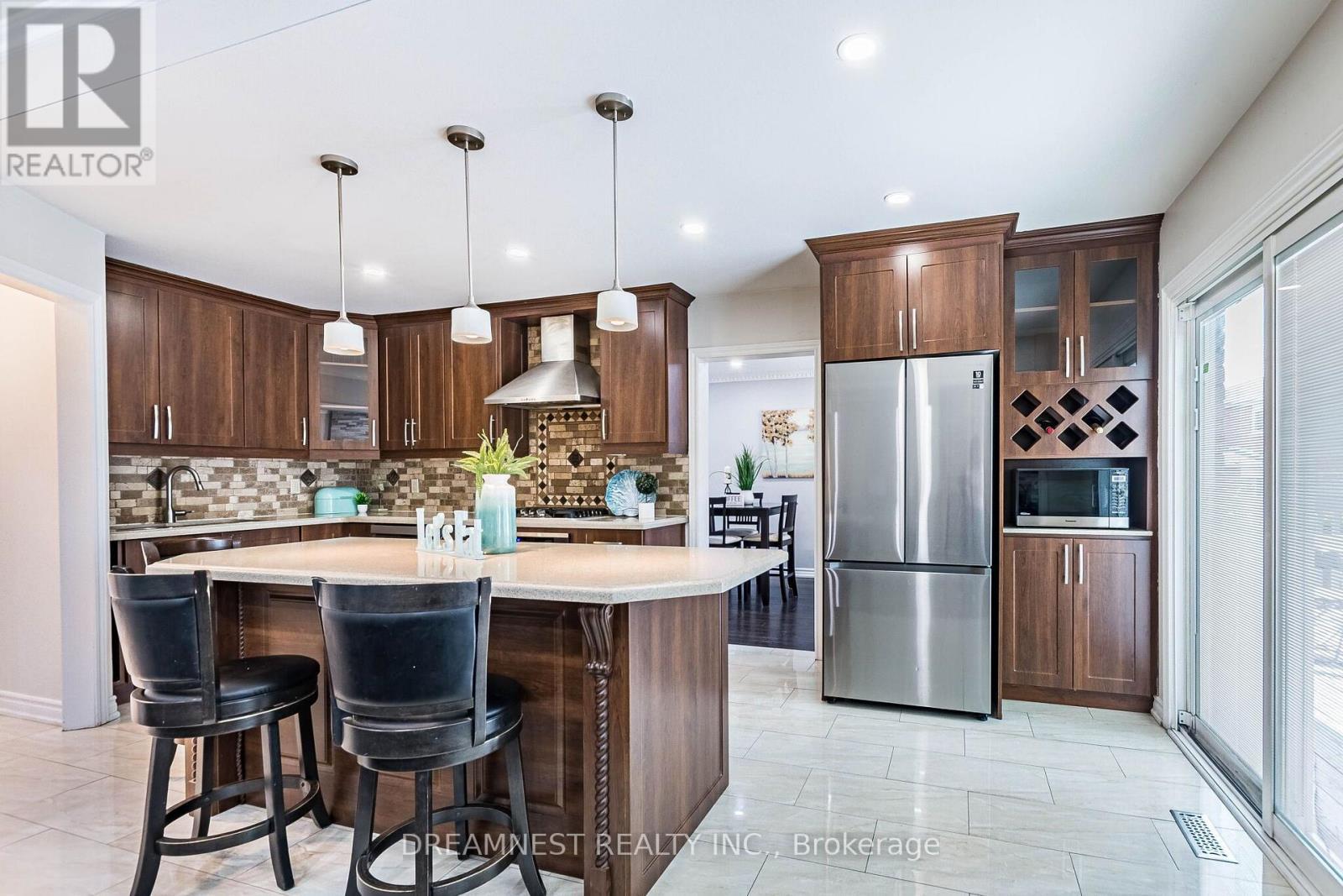 5959 Ladyburn Crescent, Mississauga, ON - Indoor Photo Showing Kitchen With Stainless Steel Kitchen With Upgraded Kitchen