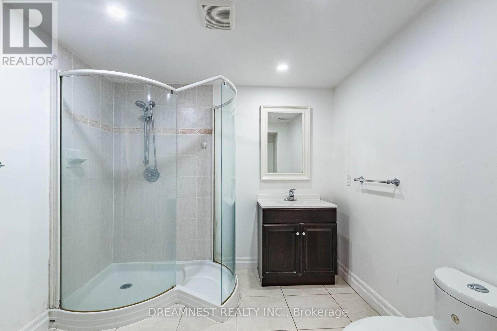 5959 Ladyburn Crescent, Mississauga, ON - Indoor Photo Showing Bathroom
