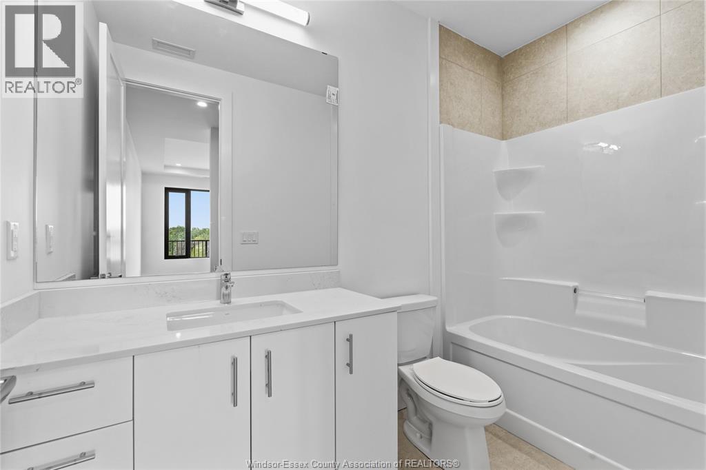 595 Lily Mac Unit# 212, Windsor, ON - Indoor Photo Showing Bathroom