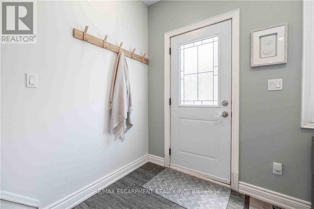 195 Wood Street E, Hamilton, ON - Indoor Photo Showing Other Room
