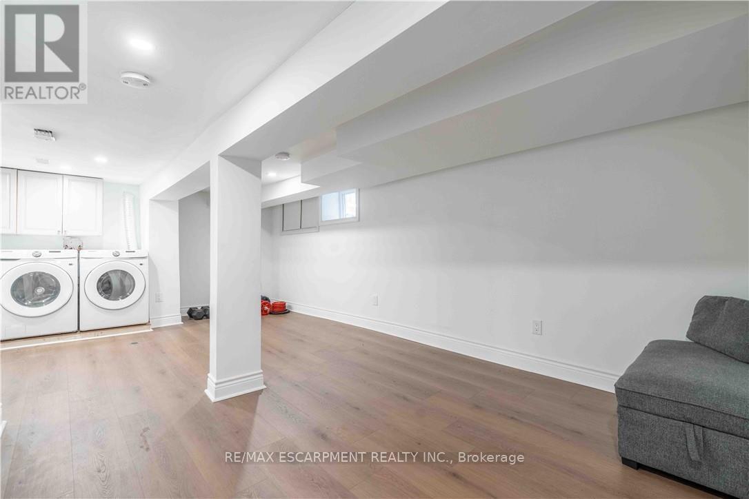 195 Wood Street E, Hamilton, ON - Indoor Photo Showing Laundry Room