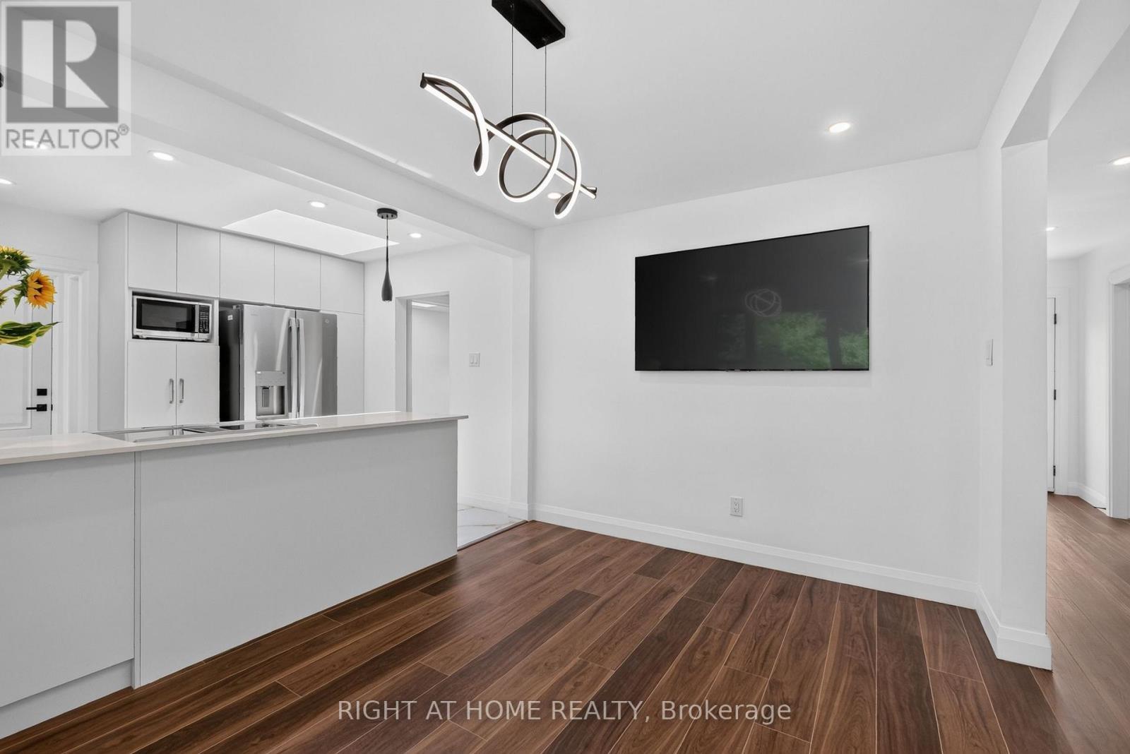 200 Island Park Drive, Ottawa, ON - Indoor