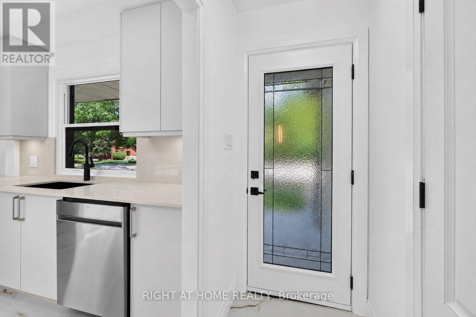 200 Island Park Drive, Ottawa, ON - Indoor