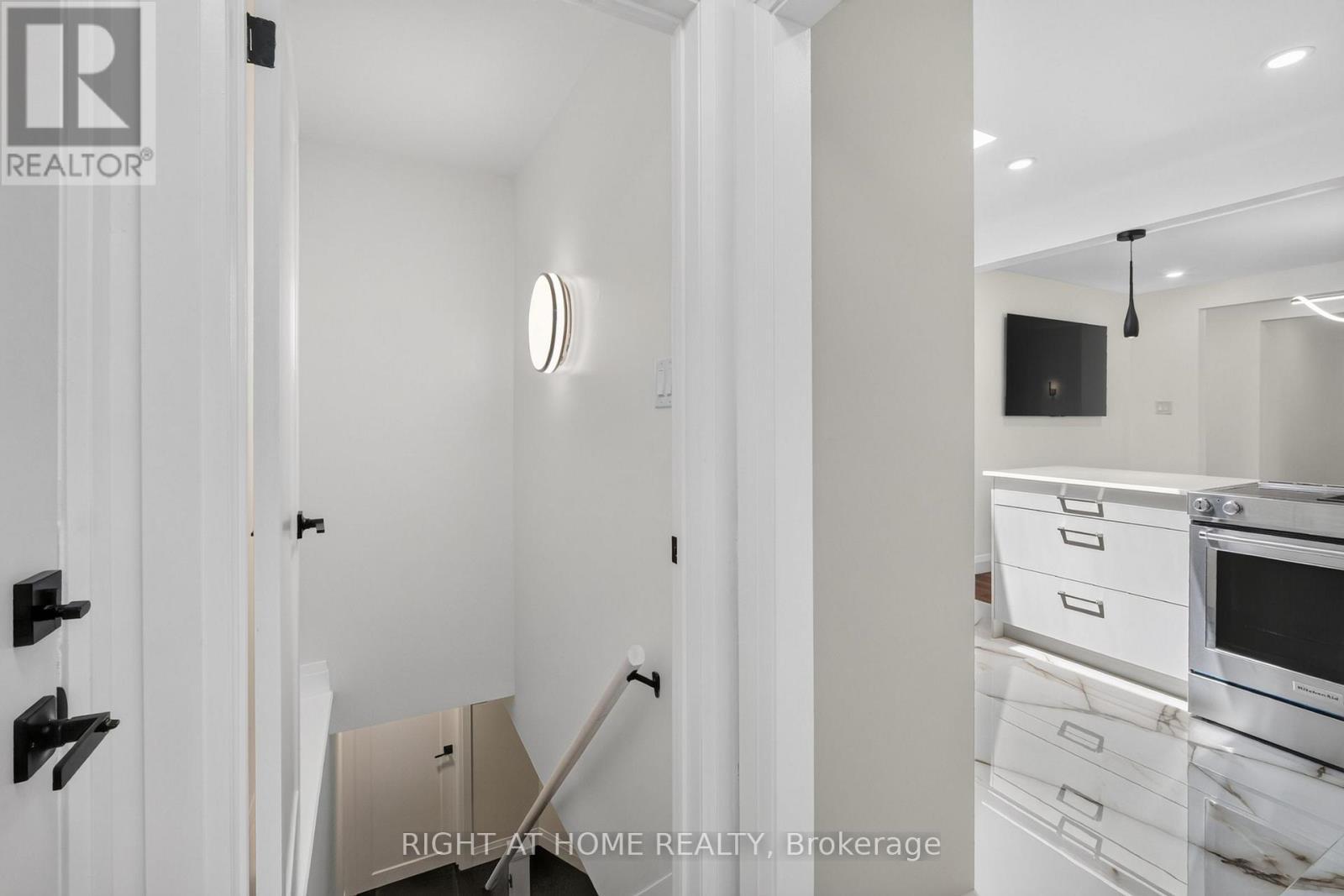 200 Island Park Drive, Ottawa, ON - Indoor