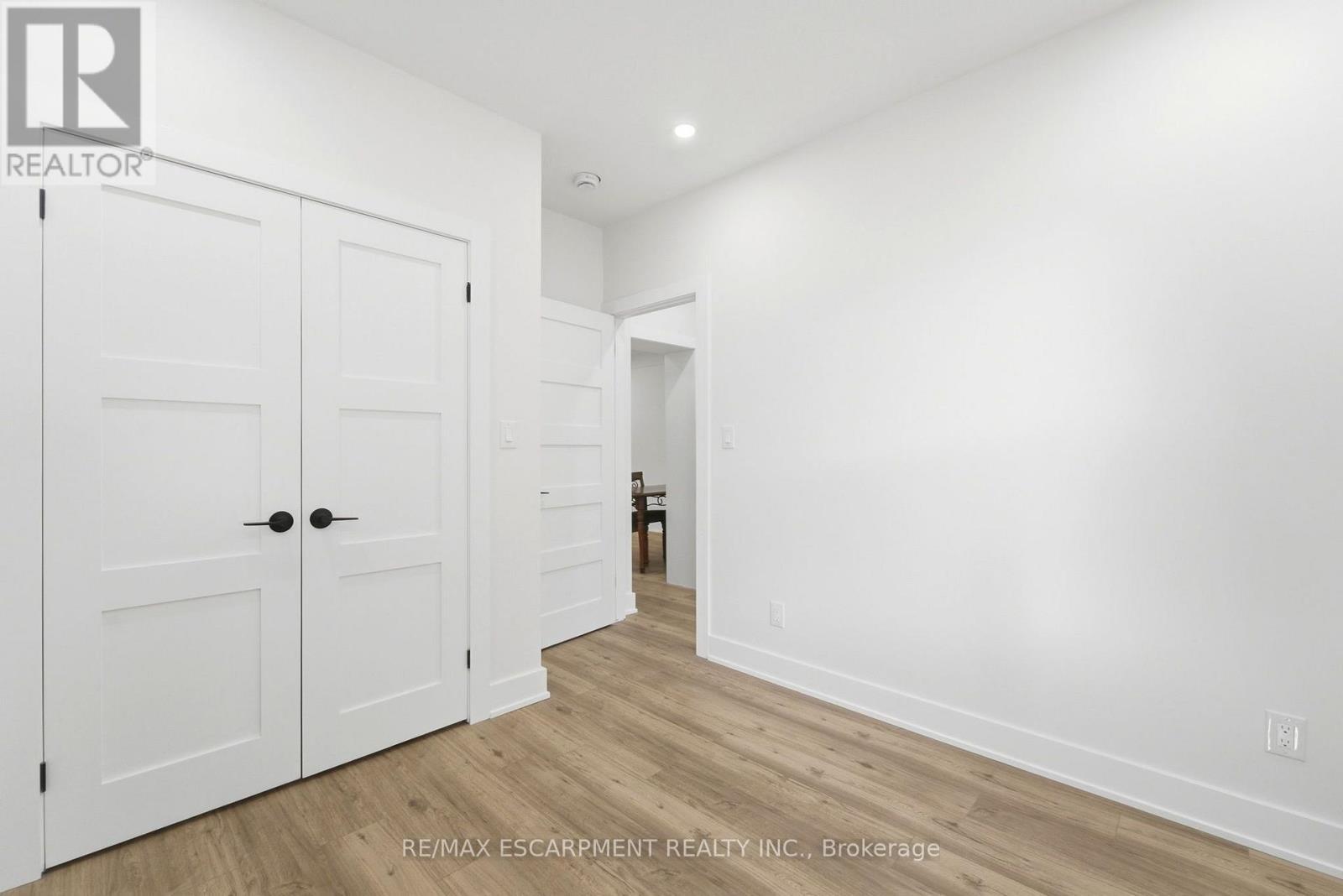 968 Main Street E, Hamilton, ON - Indoor Photo Showing Other Room