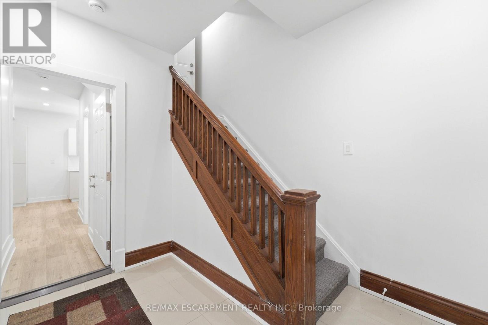 968 Main Street E, Hamilton, ON - Indoor Photo Showing Other Room