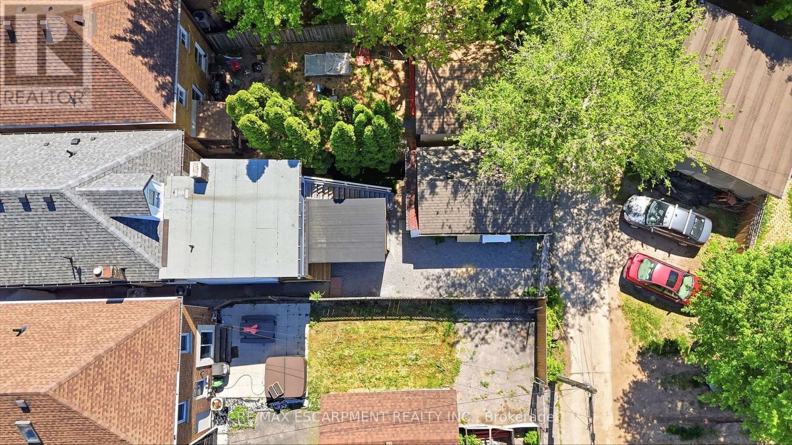 968 Main Street E, Hamilton, ON - Outdoor