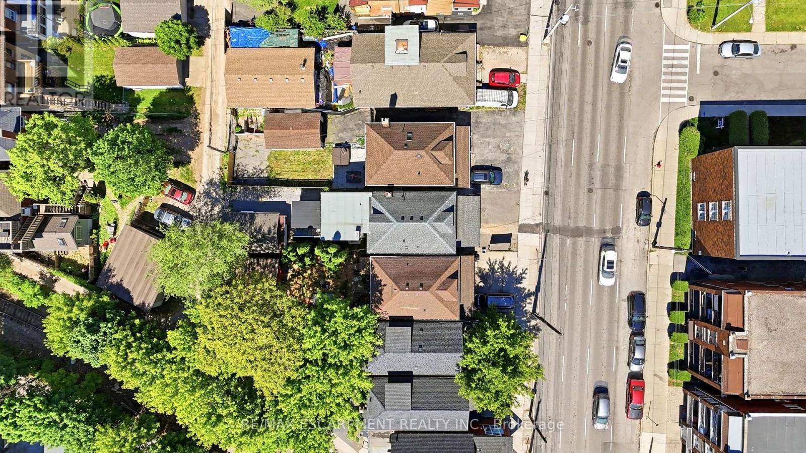 968 Main Street E, Hamilton, ON - Outdoor