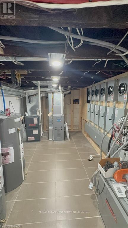 968 Main Street E, Hamilton, ON - Indoor Photo Showing Other Room