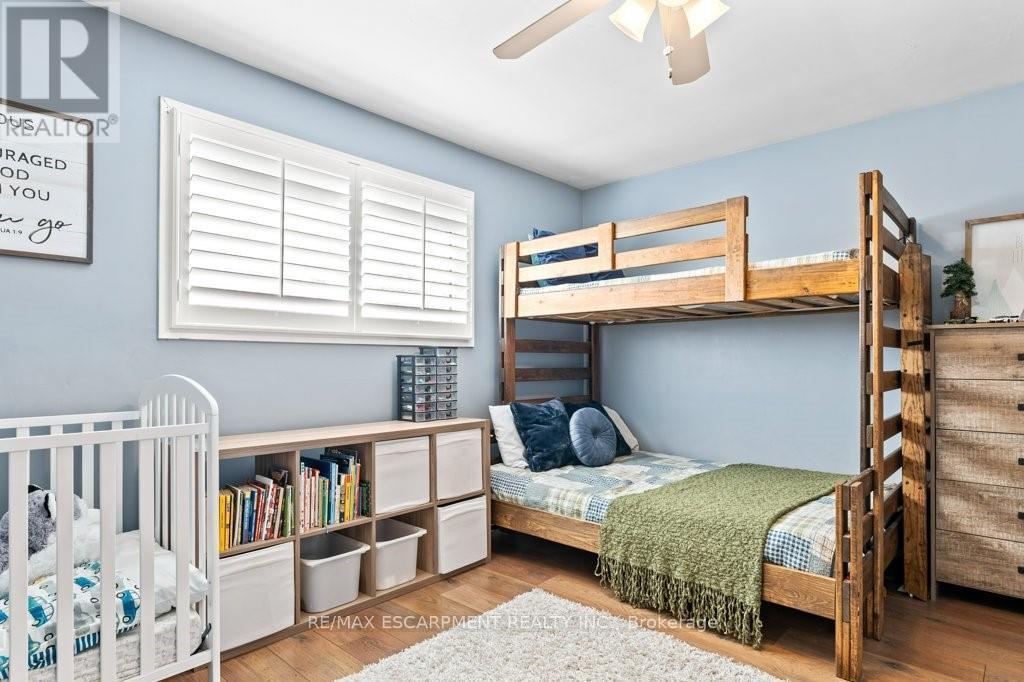 9793 Dickenson Road W, Hamilton, ON - Indoor Photo Showing Bedroom