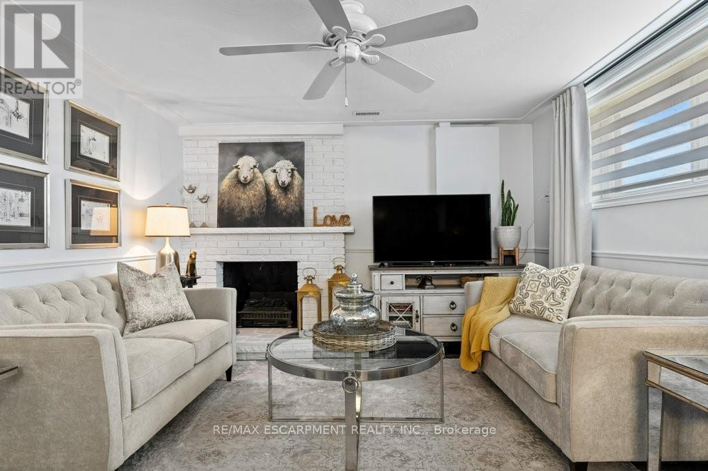 9793 Dickenson Road W, Hamilton, ON - Indoor Photo Showing Living Room With Fireplace