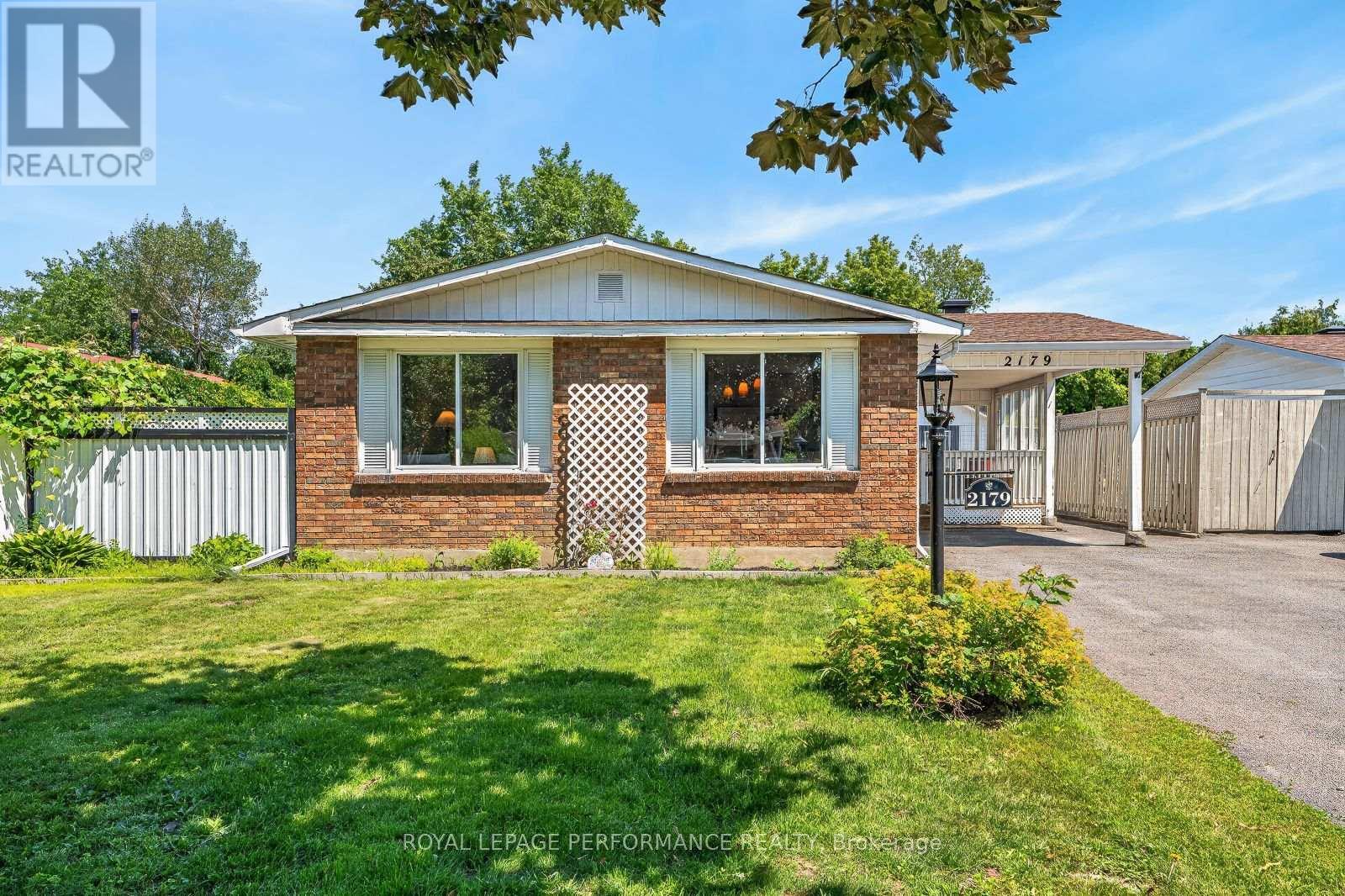 2179 Erinbrook Crescent, Ottawa, ON - Outdoor