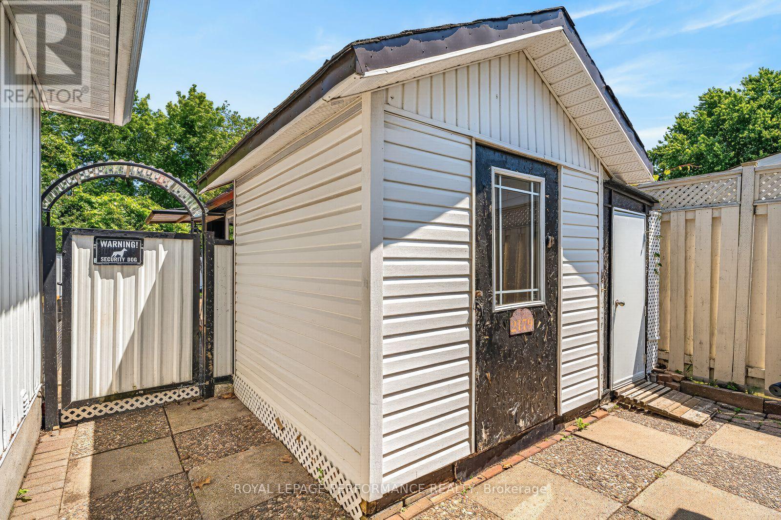 2179 Erinbrook Crescent, Ottawa, ON - Outdoor With Exterior