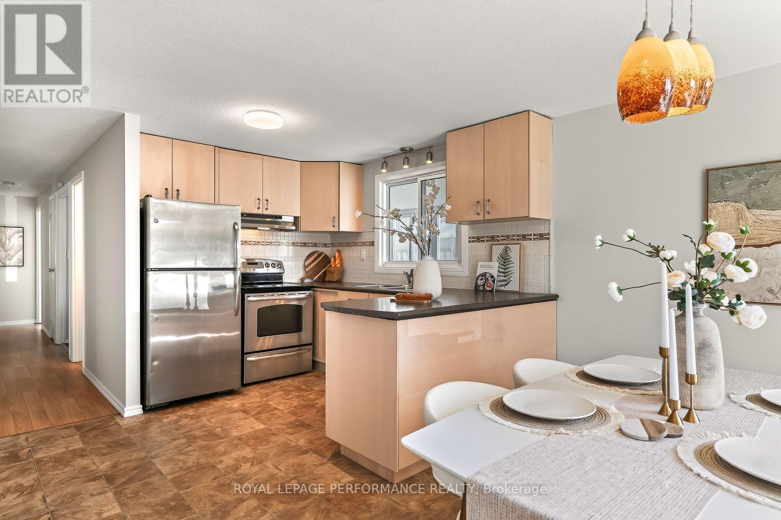 2179 Erinbrook Crescent, Ottawa, ON - Indoor Photo Showing Other Room