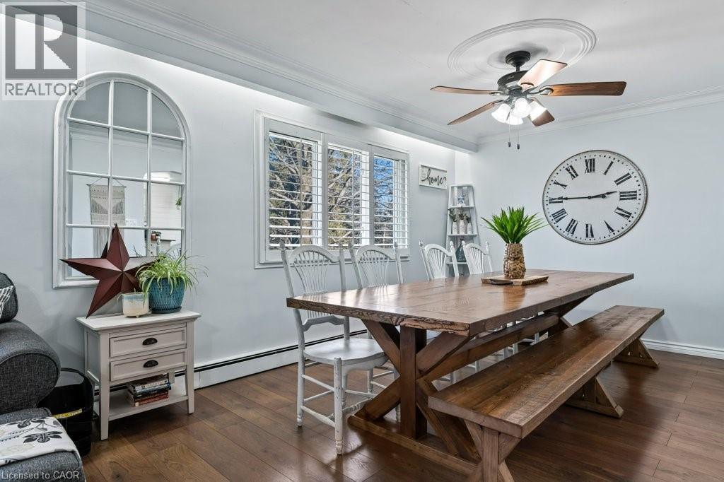 9793 Dickenson Road W, Hamilton, ON - Indoor Photo Showing Dining Room
