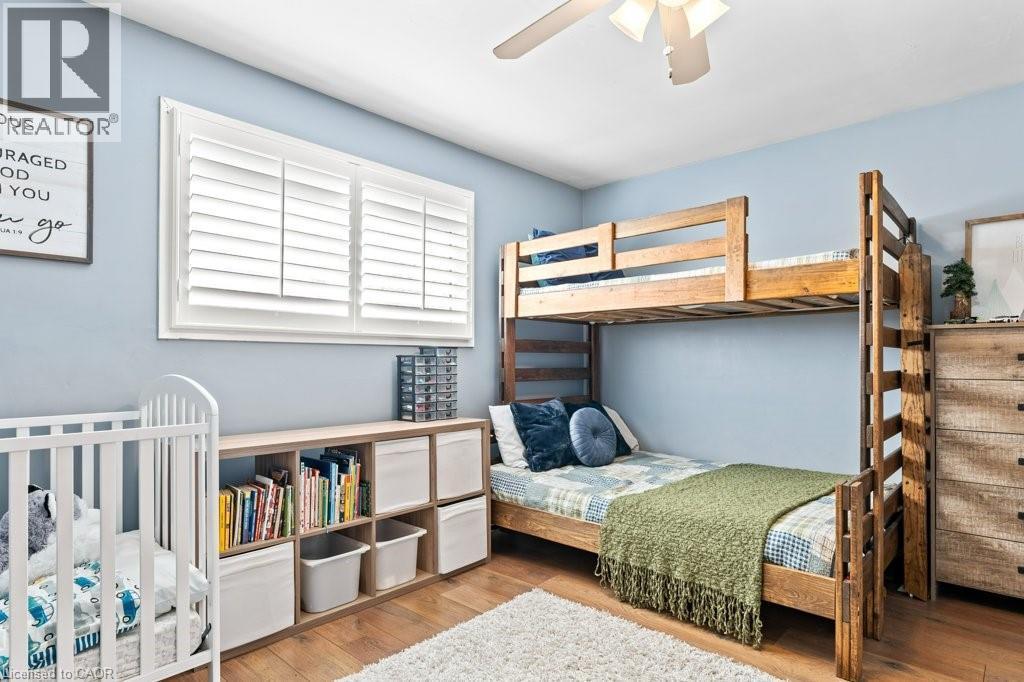 9793 Dickenson Road W, Hamilton, ON - Indoor Photo Showing Bedroom