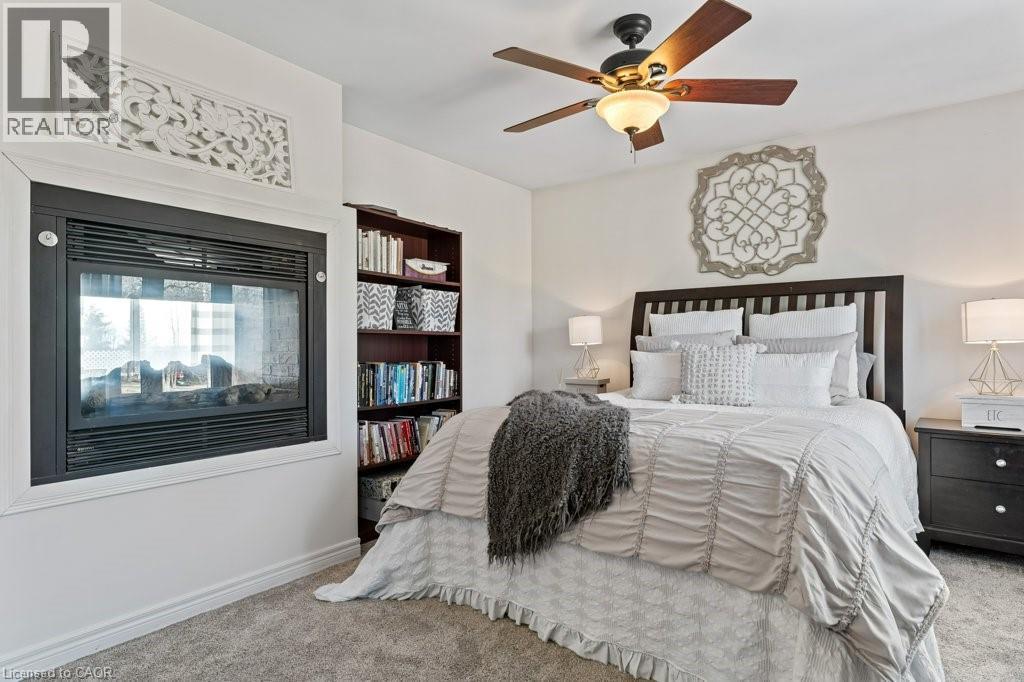 9793 Dickenson Road W, Hamilton, ON - Indoor Photo Showing Bedroom